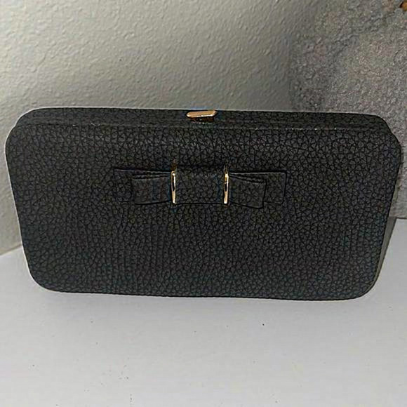 CellularOutfitter Bow Clutch Wallet Hideaway Wristlet - Picture 1 of 5